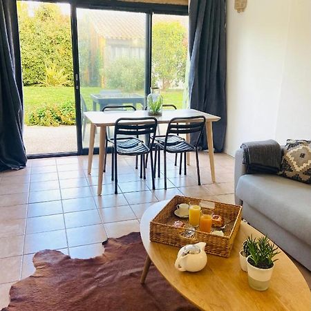 Appart Dans Residence Avec Piscine A Arles Dış mekan fotoğraf