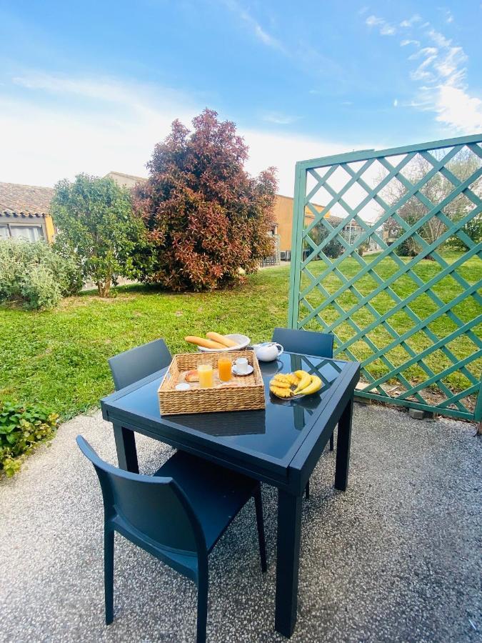 Appart Dans Residence Avec Piscine A Arles Dış mekan fotoğraf